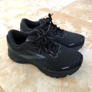 Brooks Ghost 13 Black Women’s 7
